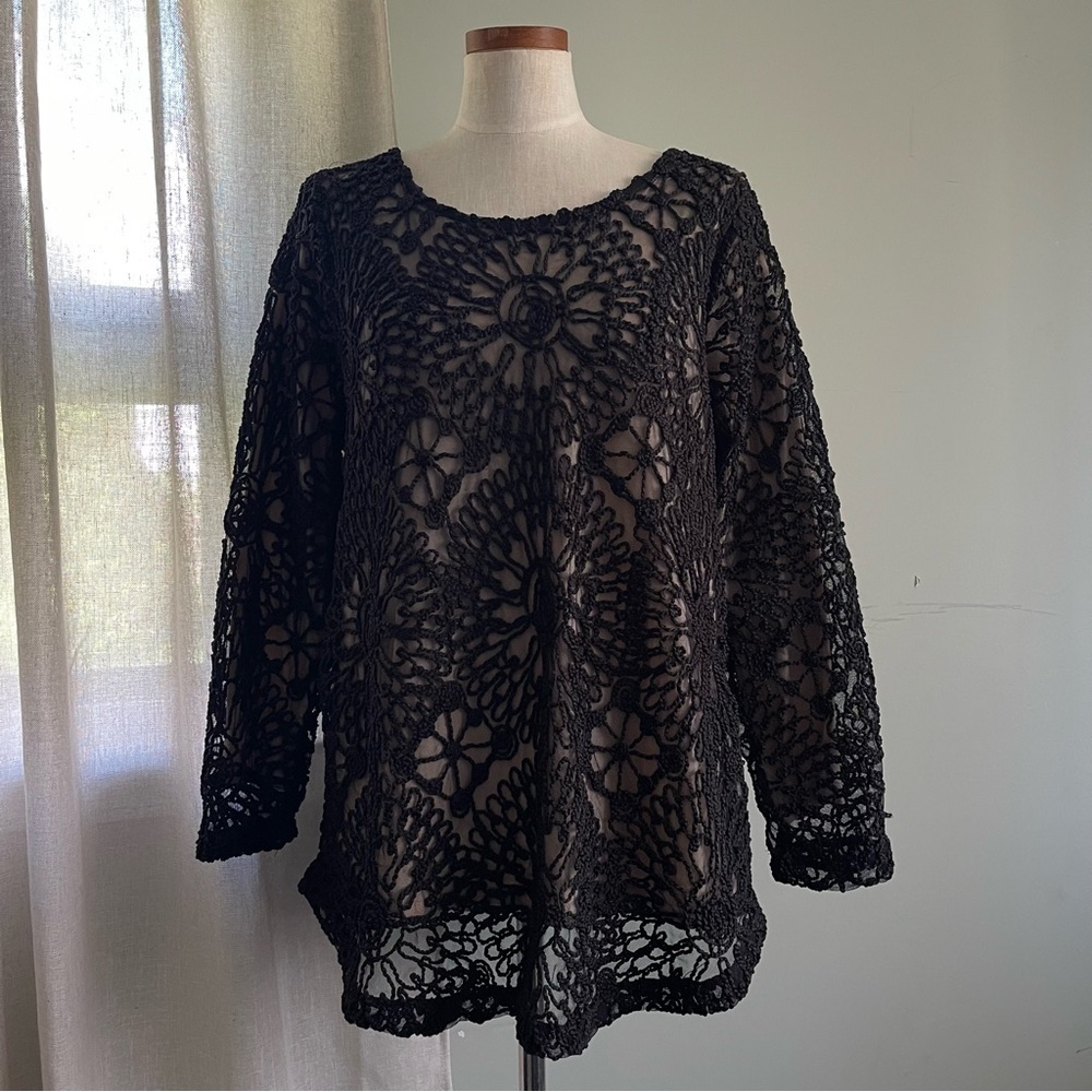 Soft Surroundings Black Heavy Crochet top size large preowned